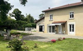 Corps de ferme à 50min de Lyon